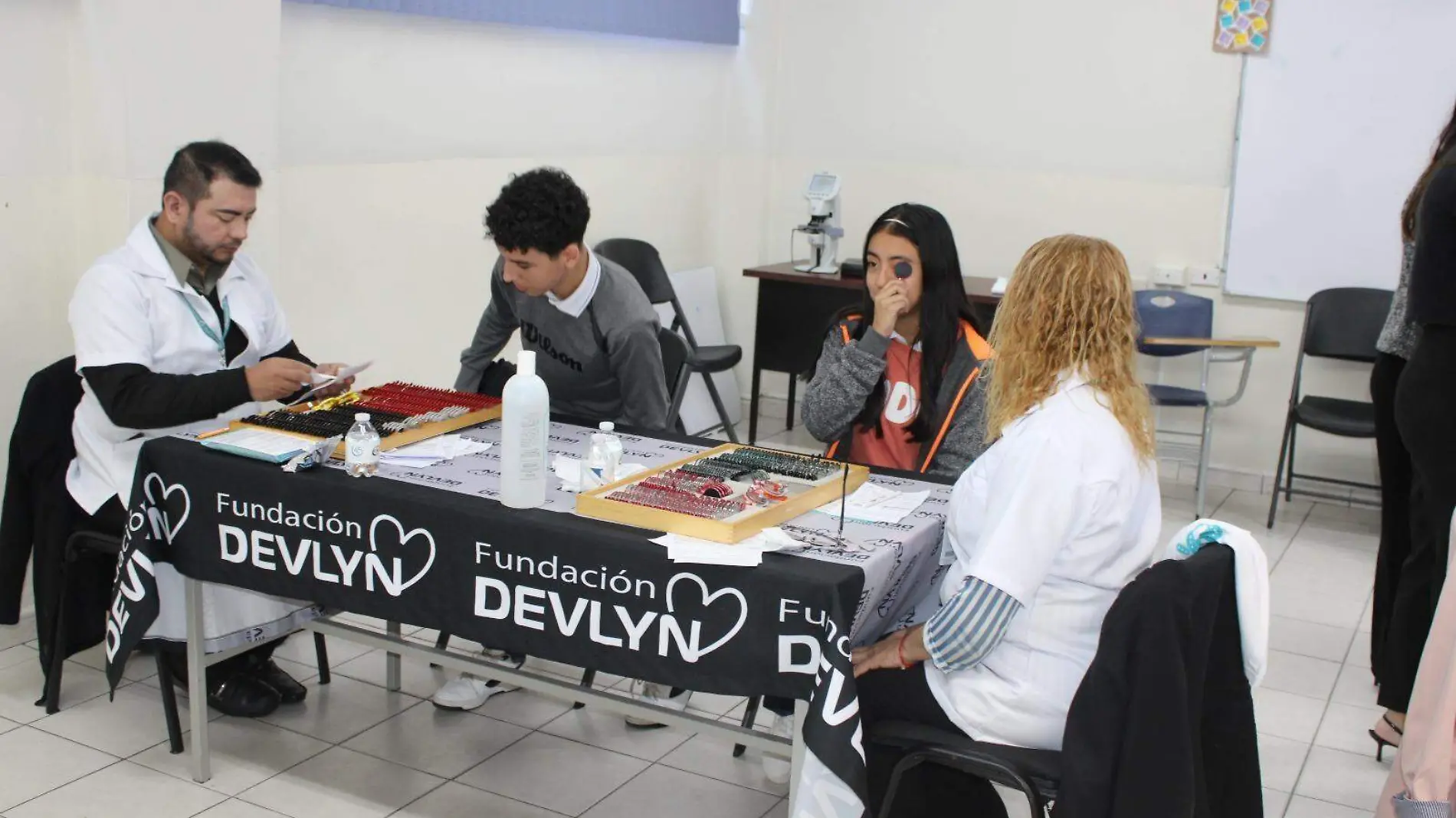 Este proyecto se realiza en alianza con Fundación Devlyn, Essilor Luxottica a través de OneSight EssilorLuxottica Foundation y organizaciones locales 